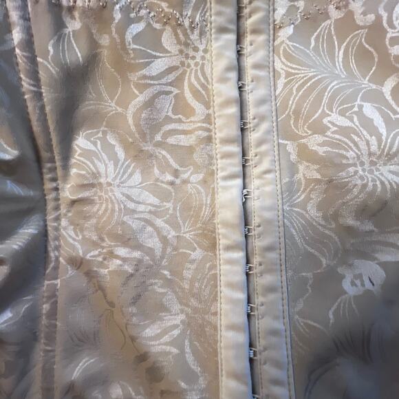 Maidenform Fleexees Cream Corsette Waist Nipper Instant Slimmer Shapewear Medium - Picture 6 of 7